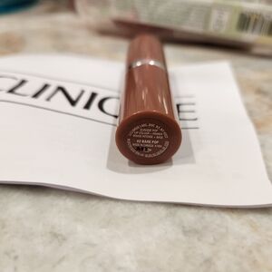NEW Clinique Lipstick in Bare Pop